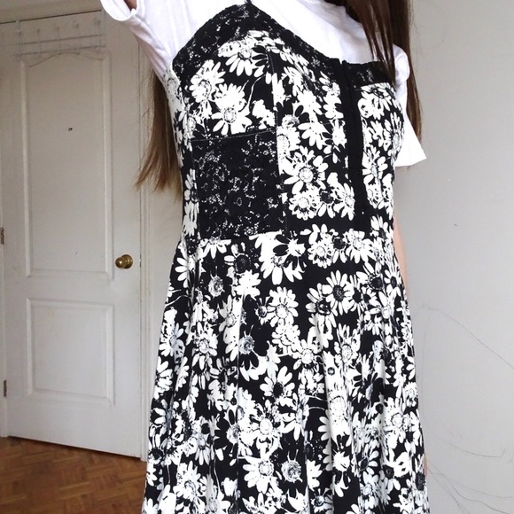 BLACK AND WHITE DAISY DRESS - Picture 4 of 5